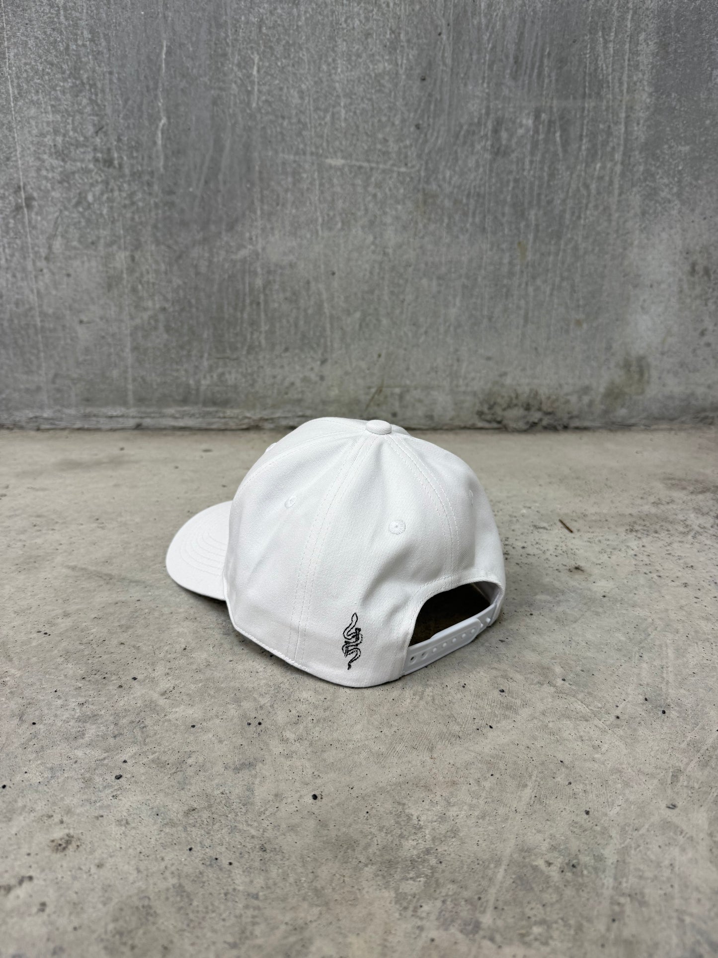 Hvít BDE Golf Derhúfa